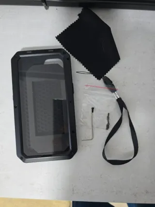 Cover iPhone 15 antiurto superprotettiva