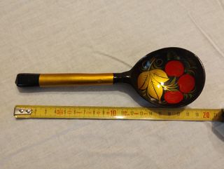 Set bicchieri e ciotola in legno dell'est Europa