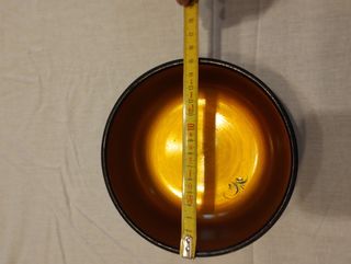 Set bicchieri e ciotola in legno dell'est Europa