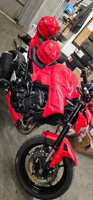 Kawasaki Z900 A2,Marc marquez,cascos no incluidos