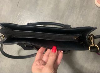 Bolso negro de terciopelo acolchado