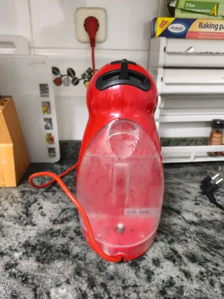 Cafetera Piccolo Roja Dolce Gusto