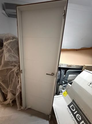 Puerta interior blanca 72,5 apertura derecha