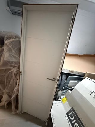Puerta interior blanca 72,5 apertura derecha