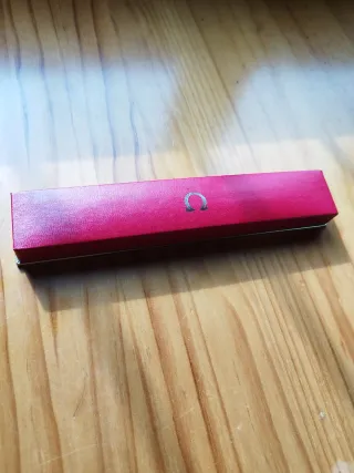 Omega, Estuche, caja