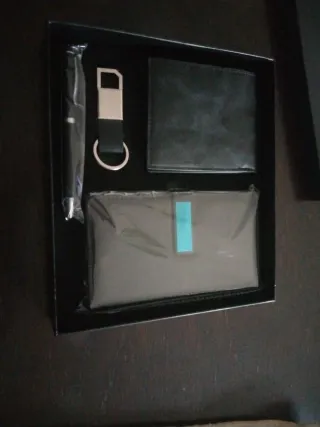 Set Regalo Cartera, Agenda, Bolígrafo y Llavero