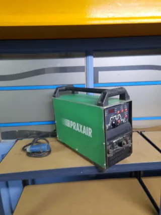 Soldadora Triton 220 DC EWM se incluye antorcha