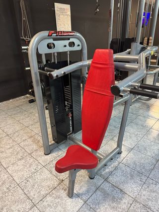 Máquina de gimnasio para hombros