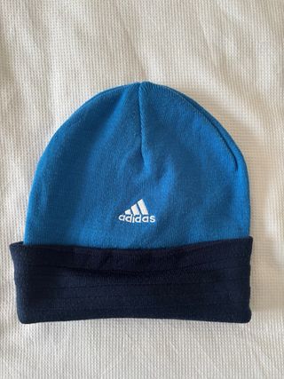 Gorro Adidas Azul y Negro Real Madrid