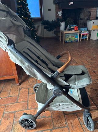 Passeggino Nuna TRVL Beige