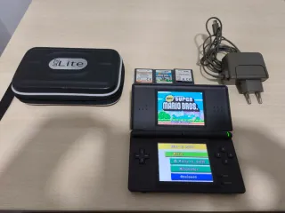 Nintendo DS Lite Negra + 3 juegos