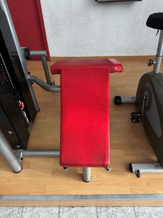 Máquina de gimnasio femoral tumbado