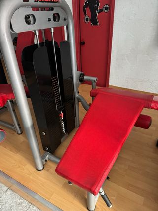 Máquina de gimnasio femoral tumbado