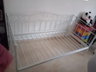 Estructura de cama individual metálica blanca