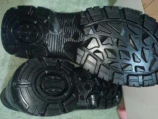 Botas de seguridad SKARPA negras y naranjas