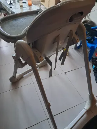 Trona plegable regulable en altura