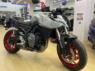 Suzuki GSX-8S Plata