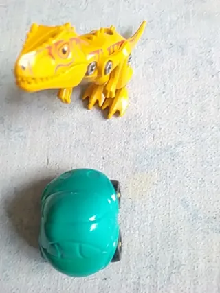 Pack 2 Juguetes Dinosaurio y Coche