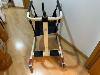 Silla de transferencia y elevador.