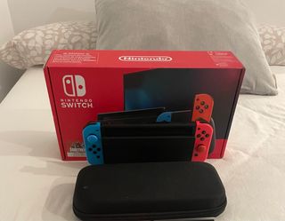 Nintendo Switch con caja y accesorios
