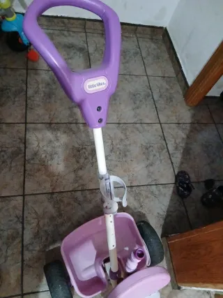 Triciclo infantil Little Tikes