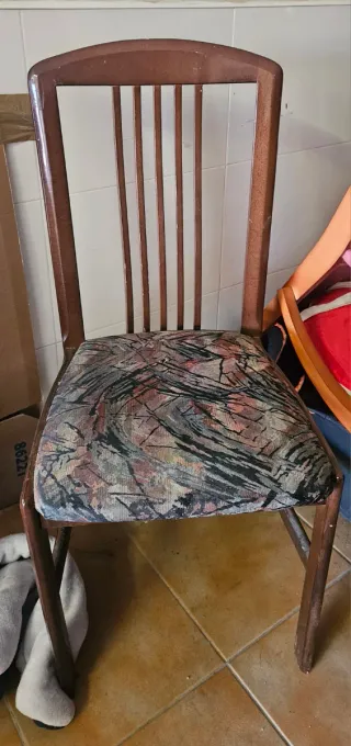 Sillas de comedor de madera y tela