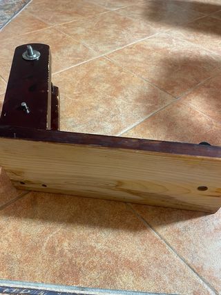 Jamonero de madera y metal