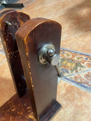 Jamonero de madera y metal