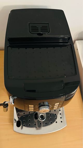 Cafetera Automática DeLonghi Magnifica S