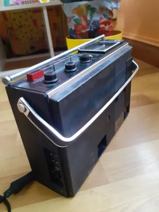 Radio Cassette Sanyo AM/FM Auto Stop System