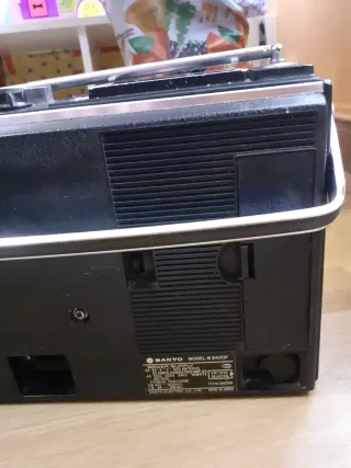 Radio Cassette Sanyo AM/FM Auto Stop System