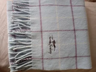 Bufanda Burberry Azul y Morado