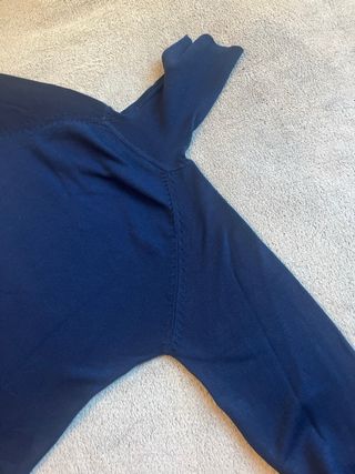 Jersey azul cuello alto