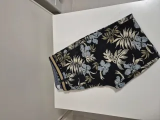 Pantaloncini estivi fantasia floreale