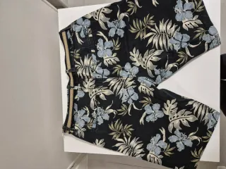 Pantaloncini estivi fantasia floreale