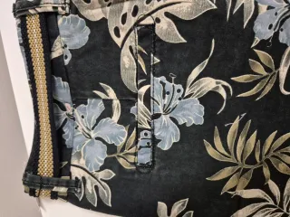 Pantaloncini estivi fantasia floreale