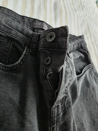 Vaqueros Zara grises rotos talla S