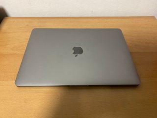 MacBook Pro 13” – i5 / 8 GB RAM / 256 GB SSD