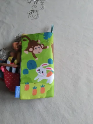 Juguete tipo libro con textura para el bebe