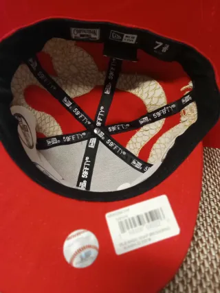Gorra New Era 59Fifty LA Bordada Roja Dorada 7.3/8