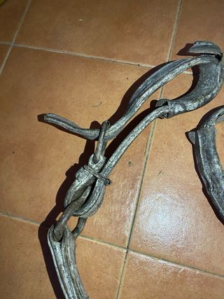 Cinchas antiguas de correaje · Par original