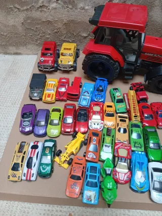 Lote coches y tractor de juguete
