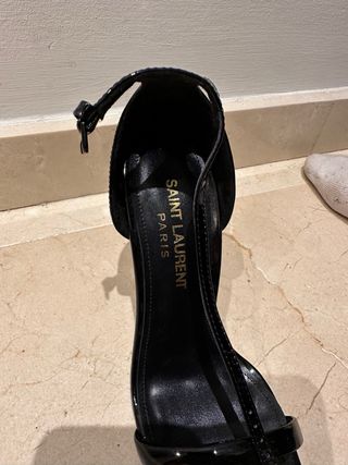 Sandalias YSL Negras y Doradas
