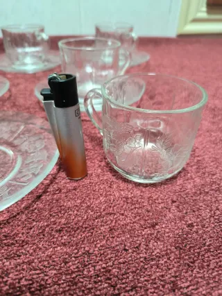 Juego de  6 tazas y platillos de cristal