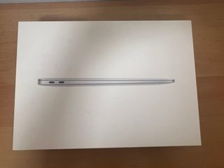 MacBook Air 13” – i5 /8 GB RAM /128 GB SSD