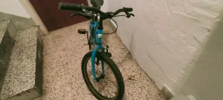 Bicicleta infantil azul