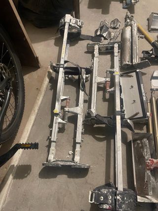 Zancos para pladur y herramientas de encintar.