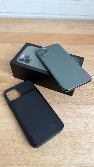 iPhone 11 Pro 256GB Space Gray + Funda Batería