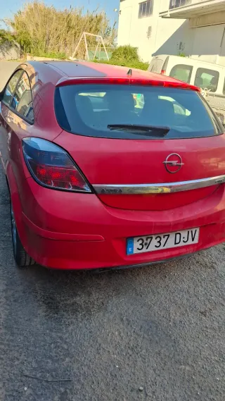 Opel rojo