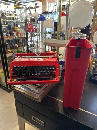 Máquina de escribir Olivetti Valentine Roja